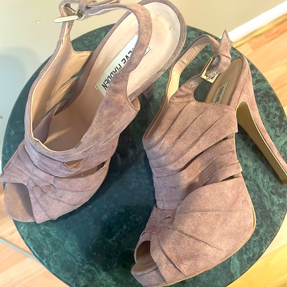 Pretty in pink stiletto heel - Picture 3 of 3